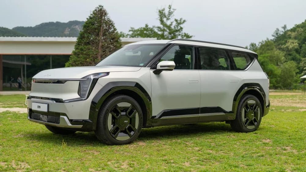 2 2024 Kia EV9 First Drive Review: Lightning Strikes Thrice